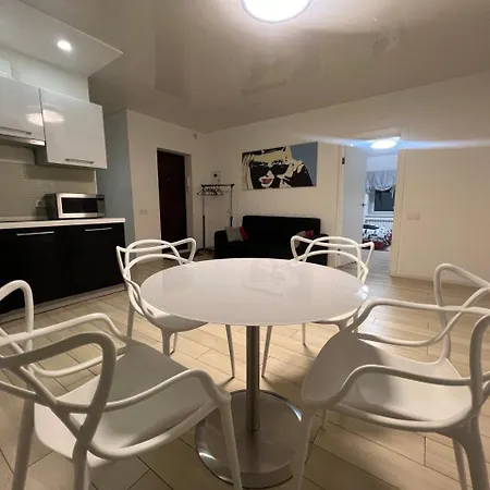 2-room Luxury In The Center *